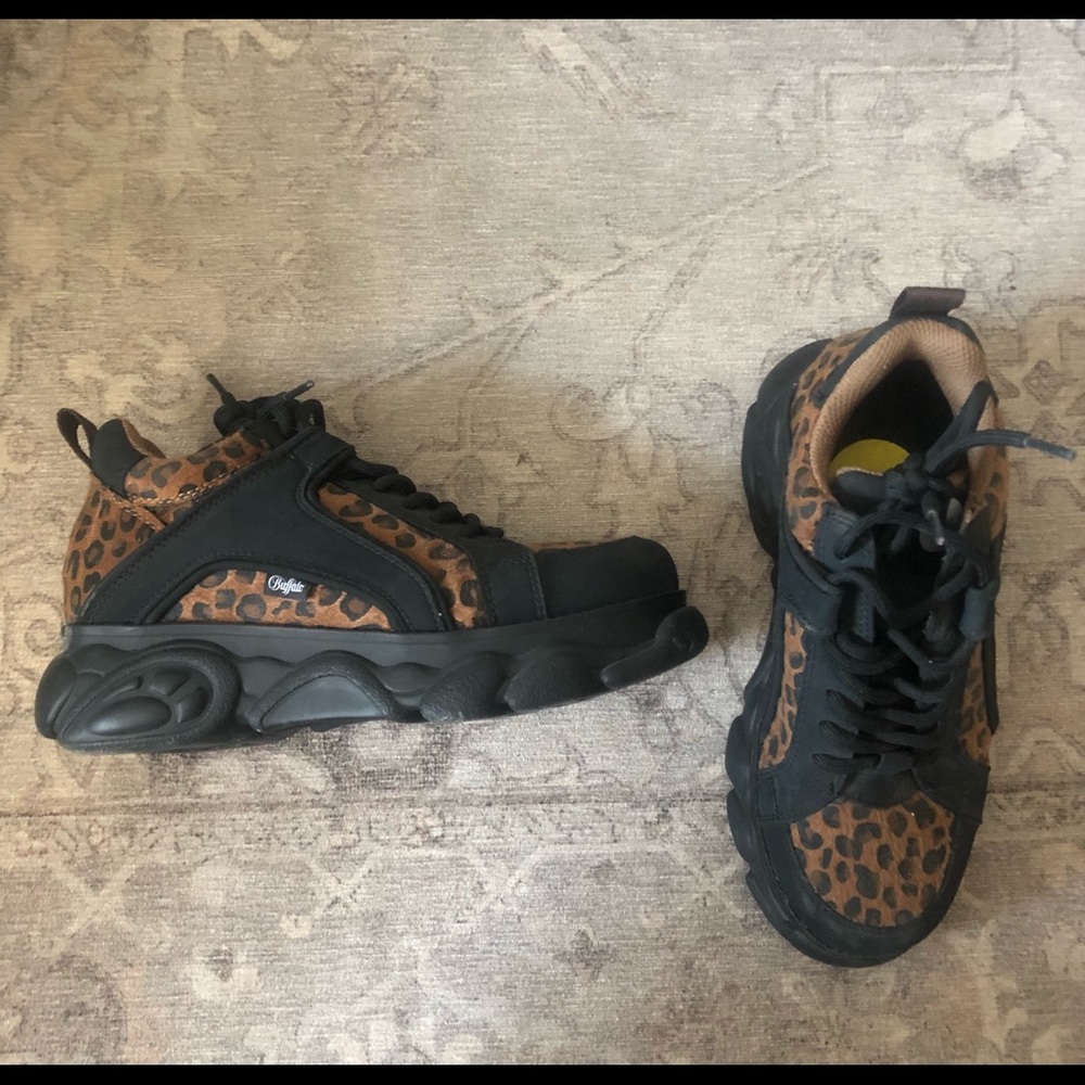 Buffalo Corin Platform Shoes